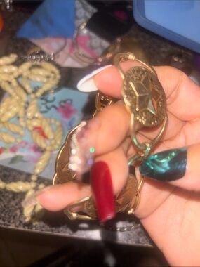 True Vintage Gold Tone Star Medallion Link Bracelet - Women's Jewelry